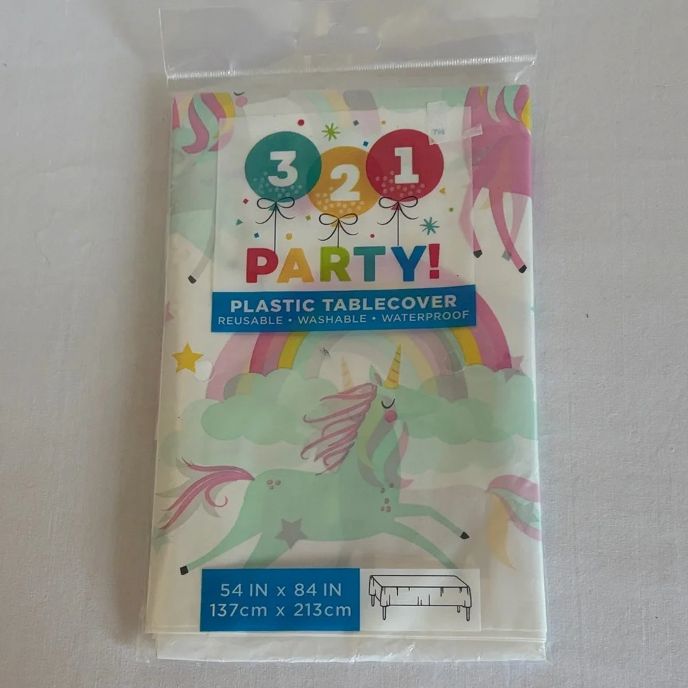 Lot of 5 Plastic Tablecovers 2 rainbow - 2 blue - 1 pastel Unicorn